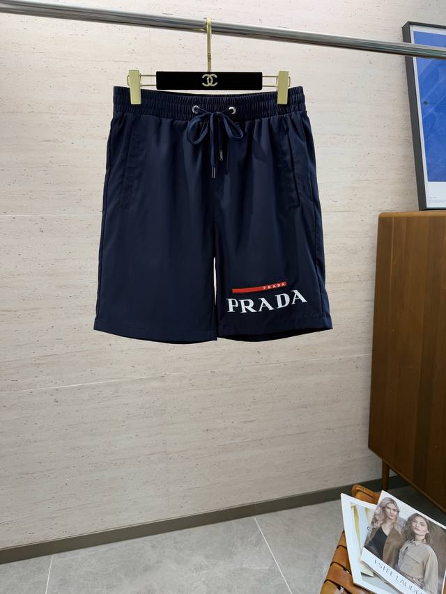 Pra2025抽绳百搭男士休闲短裤五分裤#选用精心细致的做工，松紧腰+抽绳实用有型，裆部立体裁剪，穿着舒适立体，垂顺宽松裤脚，透气舒适不闷热 复古潮流，日常休闲