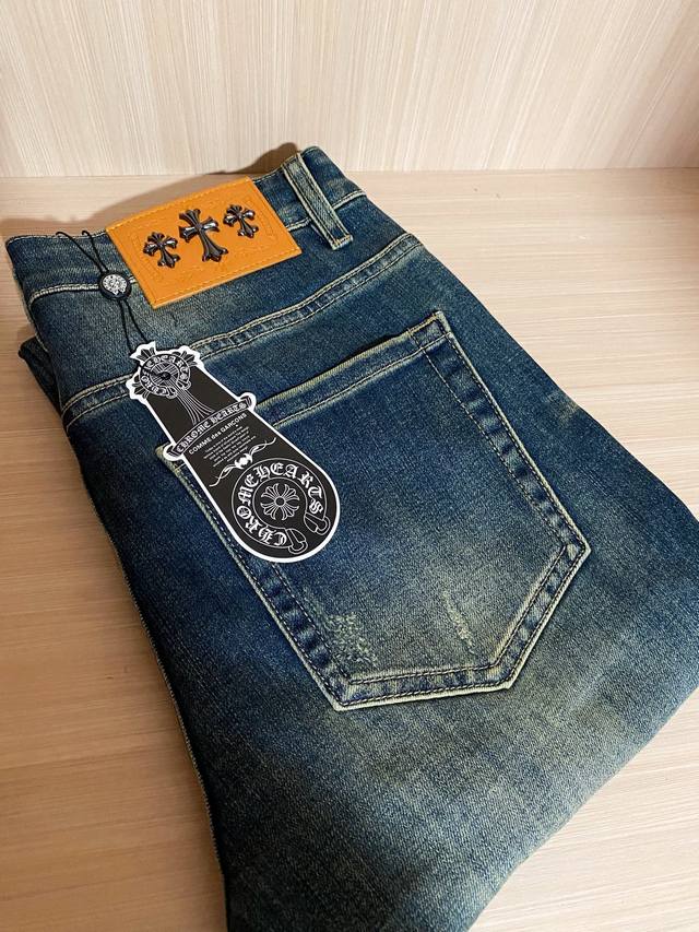 Ch 克罗心-新款来袭2630春夏，新款新款休闲裤牛仔裤，高端定制系列。进口高密度纯棉加沙洗工艺舒适柔软亲肤，笔挺不易起皱，简单明了，超级百搭上身效果超级棒时尚