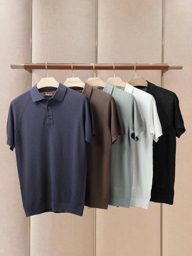 Loro Piana Ss25 春夏男装 颜色:白色，浅蓝色，咖啡色，宝蓝色，黑色 码数M-3Xl 春夏新款翻领针织衫，材料采用优质90%棉10%丝质地，柔软