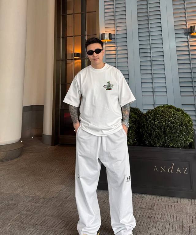 Vivienne Westwood.西太后25S新款上架.男女同款！英国小众品牌原单品质.近期大火一把的品牌.高级定制280G纯棉面料舒适柔软！超级喜欢的款式推