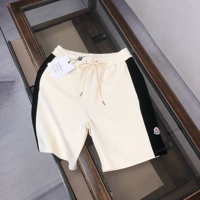 Cmon*Cler 蒙口 2025最新款休闲短裤，定制面料 ～款式简单又不失档次三标齐全、透气舒适度高，细节无可挑剔，品牌元素设计理念，体现高品质。手感细腻柔软