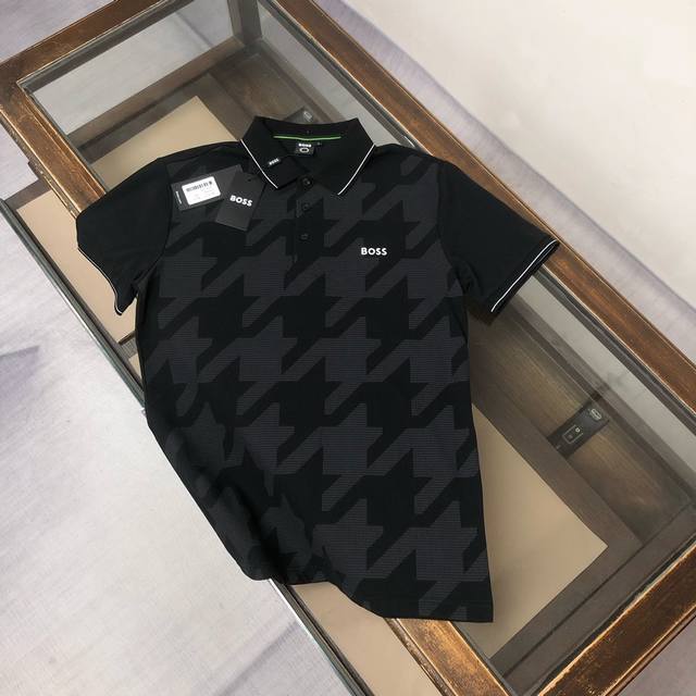 Aboss 2025最新款男士短袖翻领Polo衫，品牌最新设计元素！既不单调也不复杂,恰到好处的展现品味！客供顶级定制珠地棉面料！舒适吸汗透气根本不在话下,面料