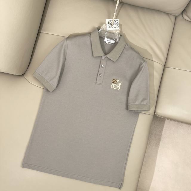 Loewe 罗意威 Polo 胸前刺绣4L小Logo 基础风格 耐看不过时 纯棉质珠地棉 细网眼 透气舒适 清爽度夏日 简约大方 通勤 休闲皆宜 不挑人不挑身材