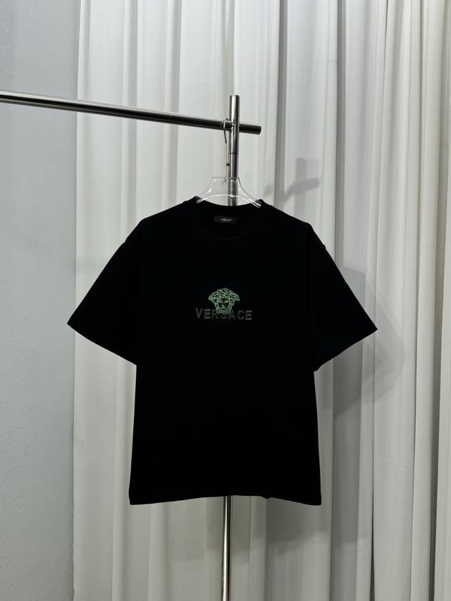 Versace范思哲进口机刺绣美杜莎Logo男女同款简约短袖T恤 定制珠地面料 领标吊牌主唛三标齐全 尺码：S-Xl