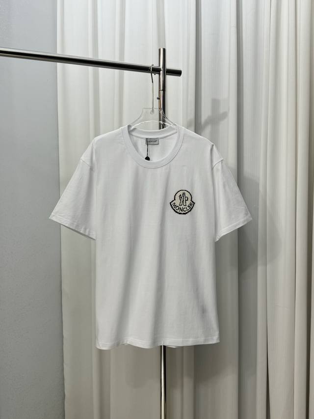 蒙口Moner印花字母Logo大标短袖圆领T恤男女同款 高端订制 设计前卫时尚！品牌Logo重工艺印花设计 .穿着舒适.级别精致车线.做工精细.上身效果无敌帅气
