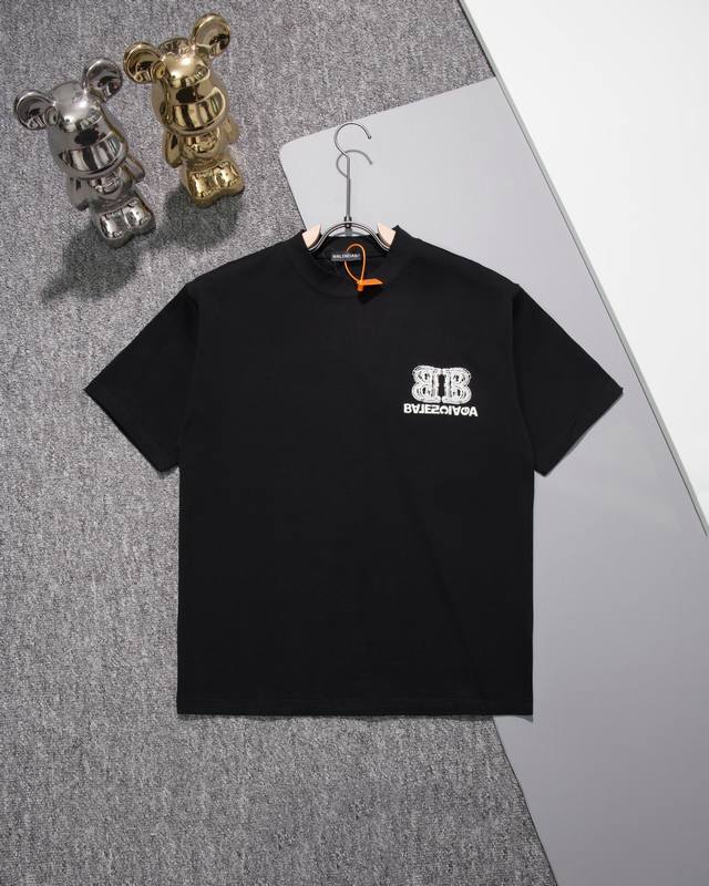 Balenciaga巴黎世家圆领短袖T恤 前后刺绣Bb字母Logo标识 官方同步 1:1原版开模 时尚个性 百搭潮流 纯原品质 原版洗水面料 吊牌 领标 水洗麦