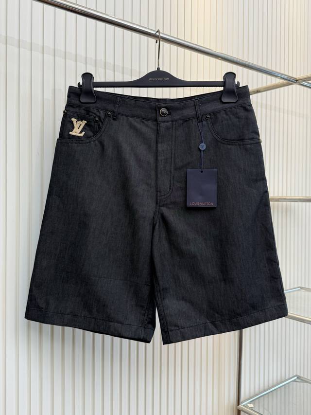 Lv 路易 字母刺绣棉布牛仔黑色短裤 Size：S M L Xl