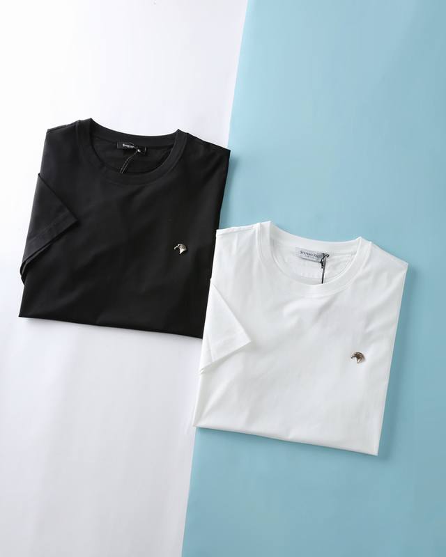Stefano Ricci 史蒂芬 25Ss夏季新款高支丝光棉圆领短Tee，男士胸前简约金属鹰头标签时尚休闲短袖T恤衫！贸易公司渠道稀出，同步Gw发售！将简约与