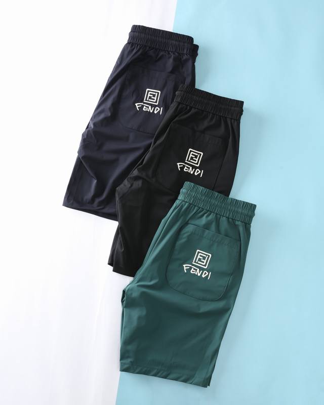 Fen*迪 2025Ss春夏新款，男士经典Ff刺绣标识科技速干面料抽绳短裤沙滩裤！夏日海滩穿搭分享一定要安利的短裤, 高颜值系列！经典的元素, 拿得出手的利器,