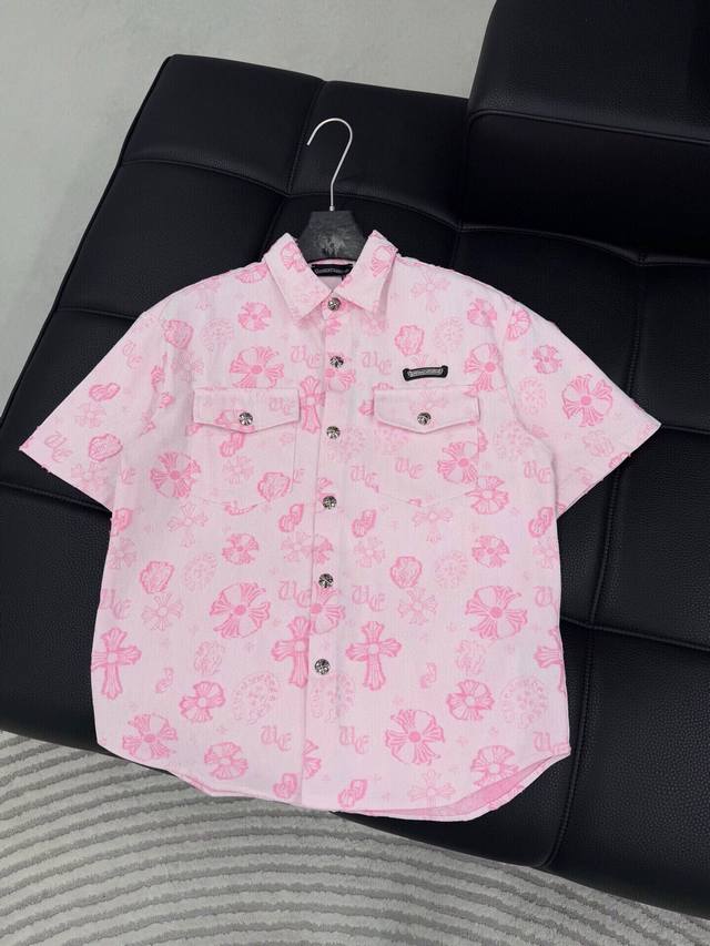 衣服 裤子 P270克罗心新款 提花满印 立体贴布秀Logo套装。全衣采用定织重磅牛仔面料，独立五金开模成衣重工水洗，耐水性强耐磨性佳印刷暗花字母立体整体效果好
