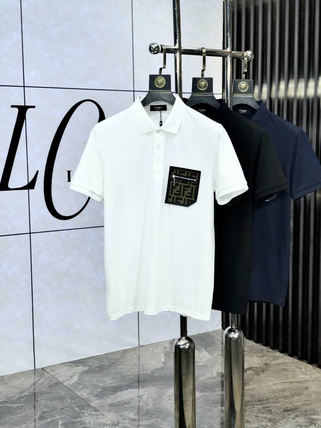 芬迪。2025春夏Sshk专柜同款同步上新短袖翻领Polo定制珠地面料 胸前品牌字母工艺构成标志彰显品牌奢华 1X高端人士必备单品，懂货的来欢迎对比专柜 码数：
