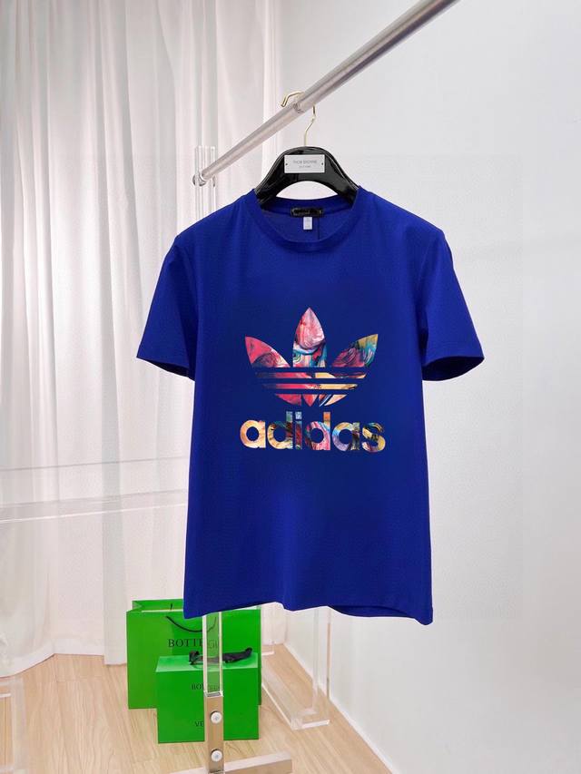 直 品牌 Adidas 阿迪达斯 胖子福音 原单男士休闲短袖T恤，2025春夏新品，定制胸前顶级Logo 工艺、搭配整件细节 品质及剪裁设计都堪称一流，定制进口