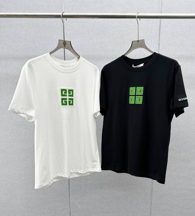新品 2025夏季新款Give*Chy Paris 4G手工编写刺绣标识短袖T恤。微廓型裁剪设计塑造简单时尚个性一体化的魅力.单穿内搭皆适宜.针织棉面料,柔软性