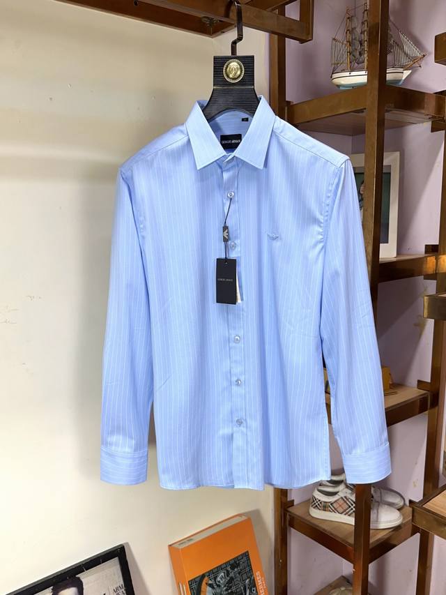 Armani 阿玛尼 官网同步原版原标长期有货 顶级商务原单长袖衬衫高级定制百搭款式 任何人都可以轻松驾驭 面料全订制工艺 胸前奢华经典品牌最新Logo设计，非