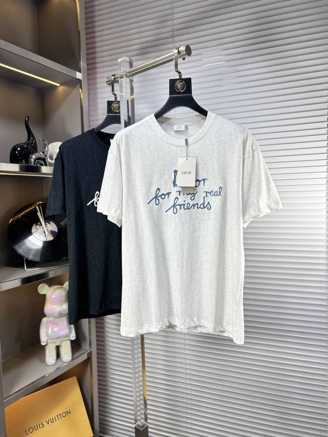 Dio*迪奥 Ss25夏季新款短袖，顶级图案Logo，帅气时尚，简约百搭款。面料棉 不仅挺括，保持潮流的廓形，又穿着舒适，纱织更细腻 O码数：S-Xxl