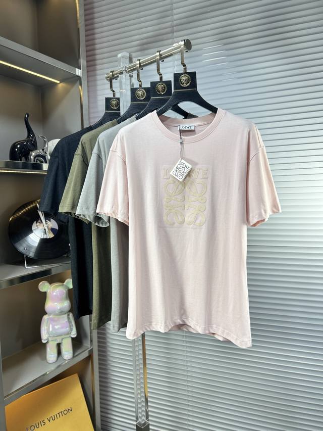 Loew*罗意威 Ss25夏季新款短袖，顶级图案Logo，帅气时尚，简约百搭款。面料棉 不仅挺括，保持潮流的廓形，又穿着舒适，纱织更细腻 O码数：S-Xxl