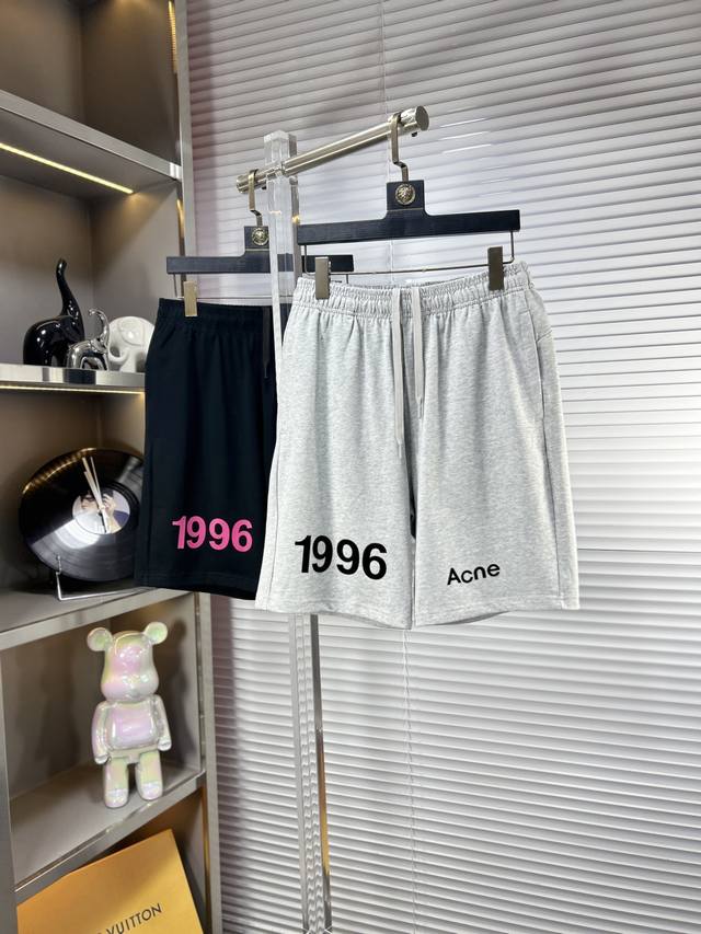 Acne* Ss25夏季男士休闲短裤，堪称百搭单品，弹性松紧腰边抽绳设计，手感柔软、保型性好、低弹丝的构造使裤身弹性恰到好处，并且不易起皱！码数：S-Xxl