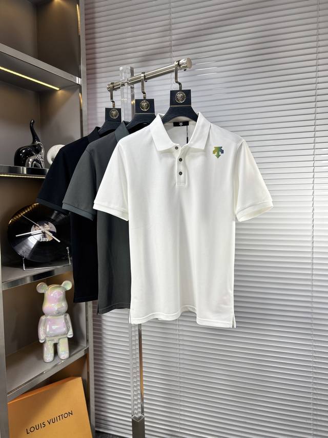 Desc*迪桑特 Ss25早春新款翻领Polo衫 高品质珠地棉材质 雍容华贵的品牌风格，260克重 客供进口面料 做出来的衬衫也是版型垂顺挺括，并且还抗皱抗起球