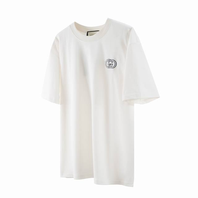 特价 G11 Gucci 古驰 刺绣双G小标短袖 刺绣小Logo短袖 采用32支双纱精梳平纹260G，面料订染颜色，后整蚀毛后，对照原版做丝滑超柔处理，布面肌理