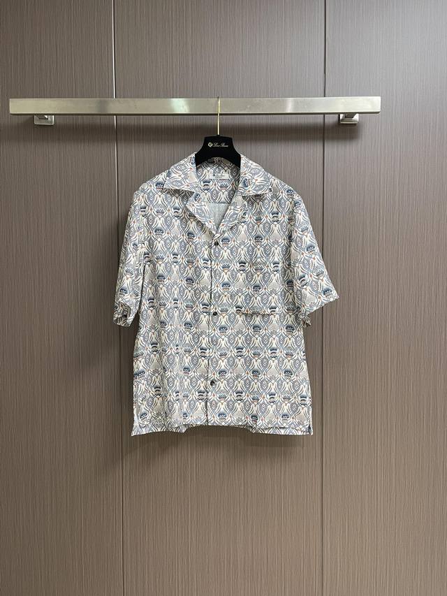 Lp Loropiana 2025Ss夏季新款Federico男士衬衫，亚麻的独特质地散发出低调的自信，令人不禁联想起阳光普照的日子和温暖的天气。Federic