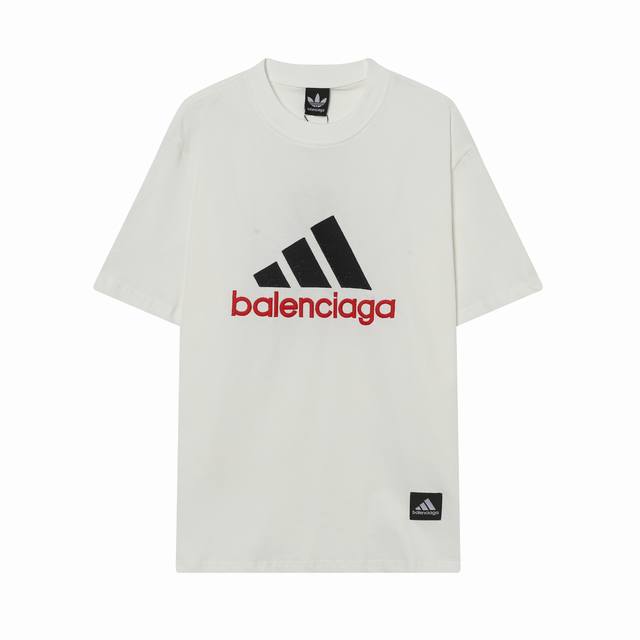 9072# 高版本精密刺绣 顶级版本.官网品质 Balenciaga 巴黎联名Adidas前面经典Logo组合，双面正反穿搭刺绣短袖T恤# 面料采用巴黎Zp定织