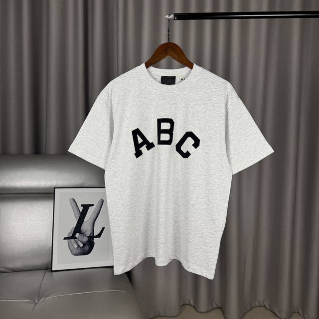 浅麻灰 独家臻品 复线Abc立体植绒字母Logo短袖高街风圆领T恤 -全套1:1定制辅料定制三标Yuan版吊牌Logo包装袋 -面料采用240G重磅双纱纯棉，织