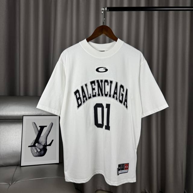 云朵白 独家臻品 巴黎世家Basketball系列刺绣字母印花圆领短袖01球衣T恤 -全套1:1定制辅料定制三标Yuan版吊牌Logo包装袋 -面料采用280G