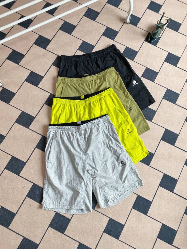 供 -凯乐石情侣户外防晒套装 作为著名户外的品牌。在做防晒服这方面还是相当不错的。值得推荐。 这款套装皮肤衣的定位。柔软又轻量。而且触肤的那一刻舒舒服服的～很凉