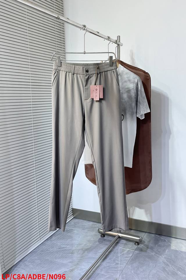 N096 Lp2570Ss独家贸易货，稀有渠道流出，品质经得起检验，随意进入柜台无压力！精选精工混纺而成的进口速干弹力面料，最大程度让你感受到最舒适的穿着体验，