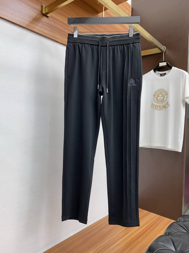 Lp 诺悠翩雅 2025春夏季新款，最新定制原版纯棉休闲裤。原版裤型上身休闲百搭、随性慵懒范，高级定制氨纶混纺面料柔软舒适 透气 棉感十足 订制工艺 立体剪裁