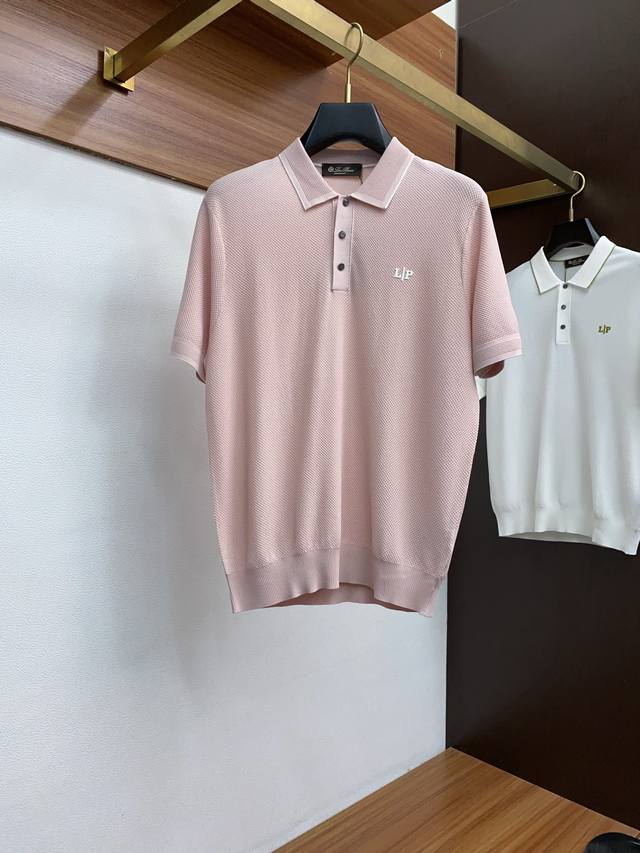 Lp2610春夏新款首发专柜最新款翻领Polo短袖 高端订制 设计前卫时尚！品牌Logo重工艺设计 高端定制伊利特面料.手感柔软.穿着舒适.专柜级别精致车线.做
