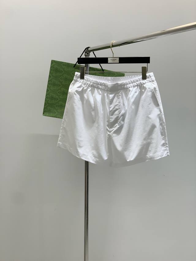 Gucci 古驰，2025夏季最新品，专柜同步有售，原单狠货，时尚休闲短裤，进口原版面料，舒适透气，独特设计风格，顶级刺绣工艺字母图案Logo，原版五金辅料装饰