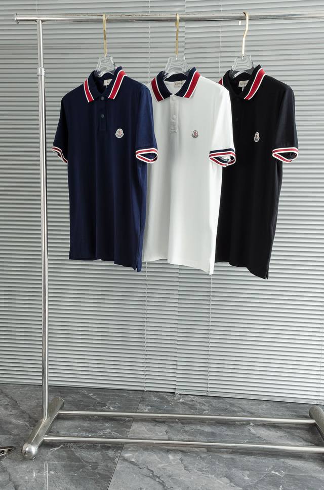 New# Mon# Cler 蒙口 2025 男士休闲翻领短袖Polo衫#客供进口100%珠地棉面料，甄选上等长绒棉花原料，面料属性皆为上乘，网眼结构细腻自然，