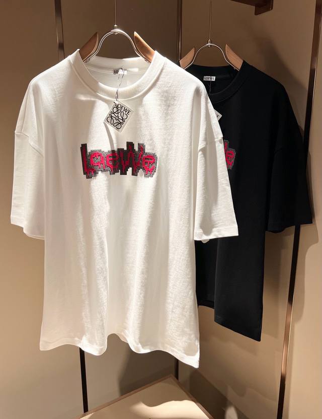 Loe*We罗*威 2025春夏新款男女同款短袖T恤，意大利原厂订单渠道，极具个性高级风，标志Logo图案压胶工艺设计！情侣款纯棉短袖T恤！！最新时尚潮流人气产