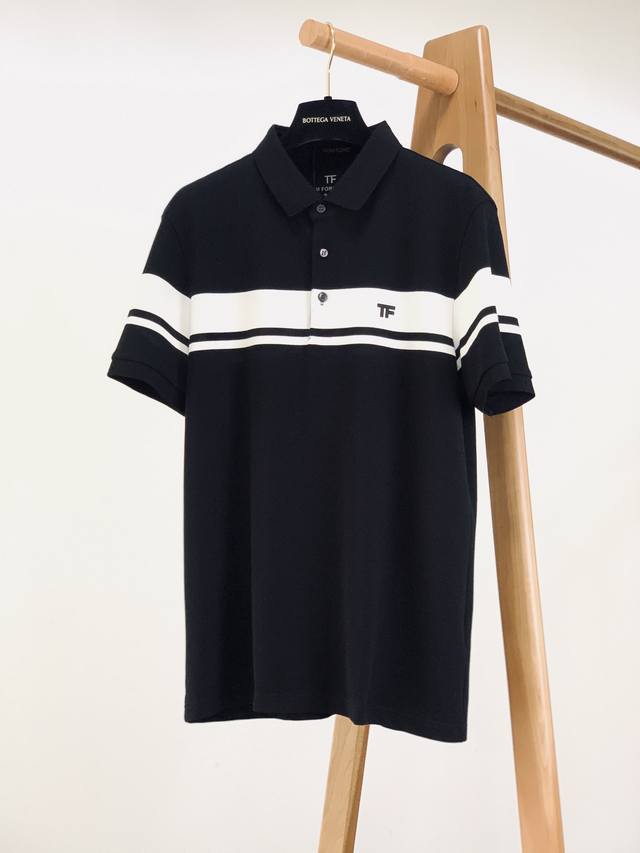 Tom Ford 汤姆.福德2025Ss春夏新品 气质翻倍！Tf. 纯正商务风格条纹Polo T恤 经典Polo领，自带绅士基因，利落剪裁适配多种身形。 黑白撞