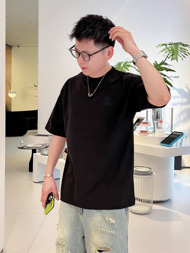 18活动款多让20 艾米Amiri2025新工艺洗春夏新款首发专柜最新款短袖圆领T恤 官网同款 高端订制 设计前卫时尚！品牌Logo重工艺设计 高端定纯棉面料.