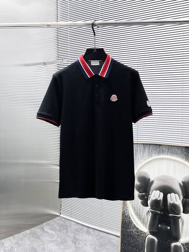 蒙口 Moncler 2025Ss夏季新款 翻领短袖T恤 Polo衫，高端版本！专柜定制面料 透气舒适度高，细节无可挑剔，品牌元素设计理念，体现高品质。手感细腻