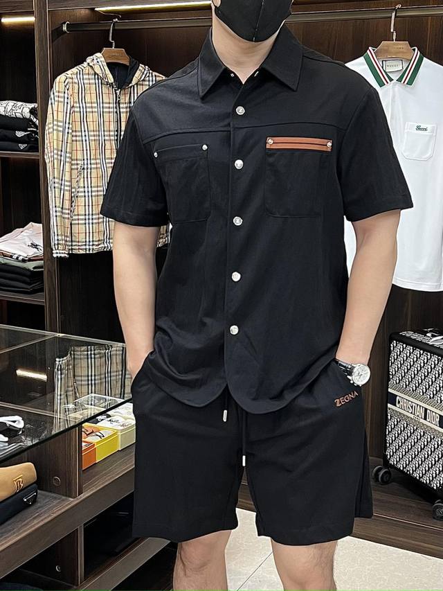 主推 Zegna 早春款2025最新款时尚设计师款秘杰尼亚翻领开衫短袖短裤套装，处处细节显工艺足够的高级 结构性剪裁的设计改变来展现男士多样的形象变化，修身利落