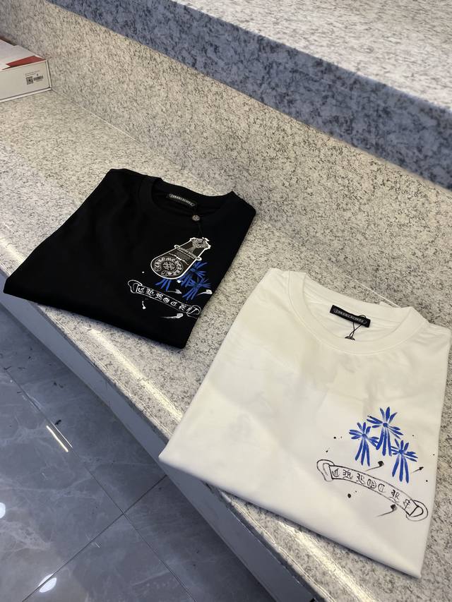 Ch古罗芯25 Ss 主新品春夏首发专柜 品相完美 最新款短袖圆领T恤高端订制 设计前卫时尚！品牌Logo重工艺设计高端定制长绒欧棉180克面料手感柔软.穿着舒