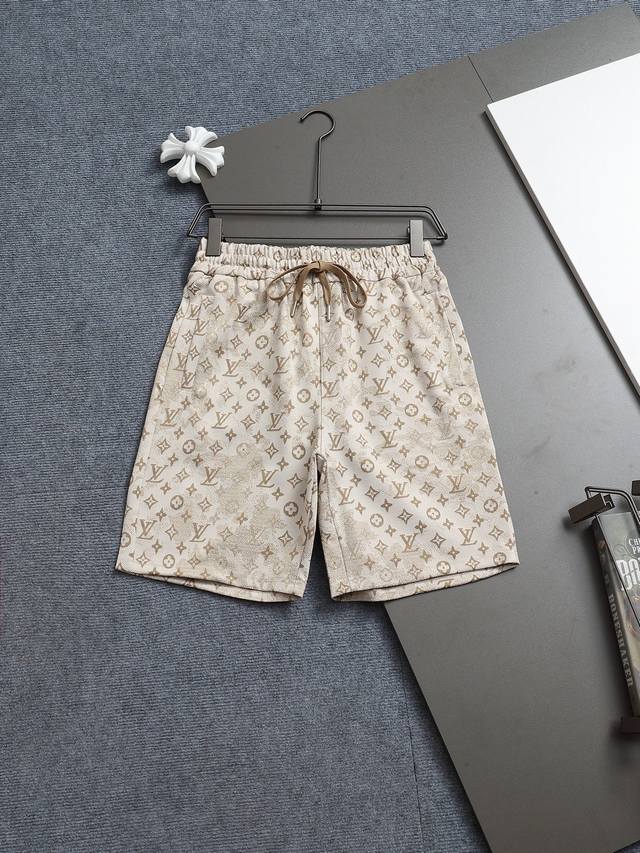 Louis Vuitton 路易威登 1V 微宽版型Xs S M L 25Ss 1V 新品专柜走秀款 满印短裤 男女同款！短袖不在千篇一律的大众脸，而是一定要独