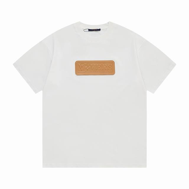 Louis Vuitton 路易威登 固体胶工艺 Logo标识精致升级，灵感源自八十年代复古 原版面料 官方同款 短袖T恤 同缸染面料 手感非常舒服 春夏最新砖