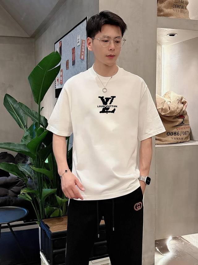 驴牌*25S新款纯棉短袖！男女同款！品牌图形以标志性的元素做为特色，双面立体烫画.成就2025最火最潮的Icon..甄选 G舒适纯棉面料.定制螺纹.手感柔软上身