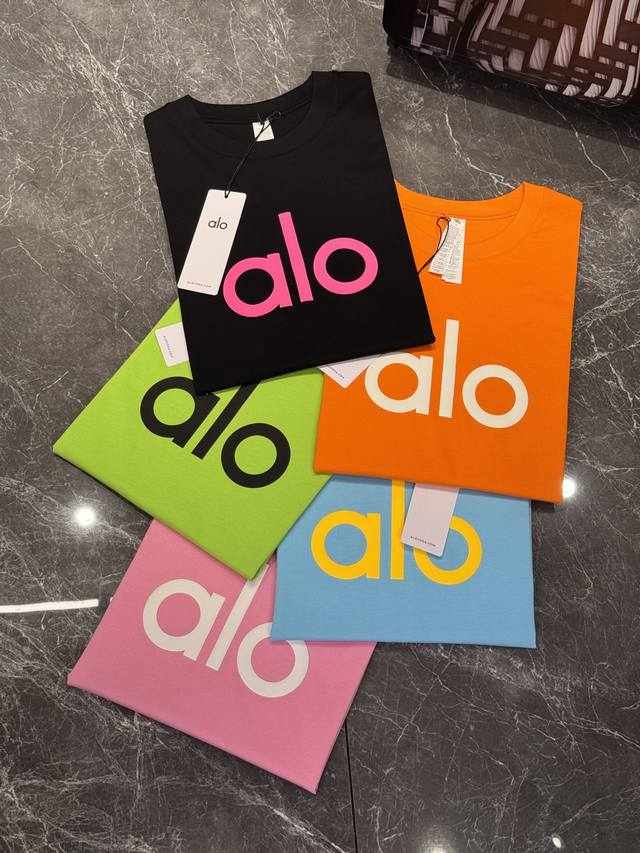 Alo 25Ss多巴胺色彩系列～新品泰国发售.原单情侣款推荐～胸口经典字母Alo高温烫画立体发泡工艺.对比色Alo品牌字母色彩视觉冲击力时尚感强！采用 G纯棉质
