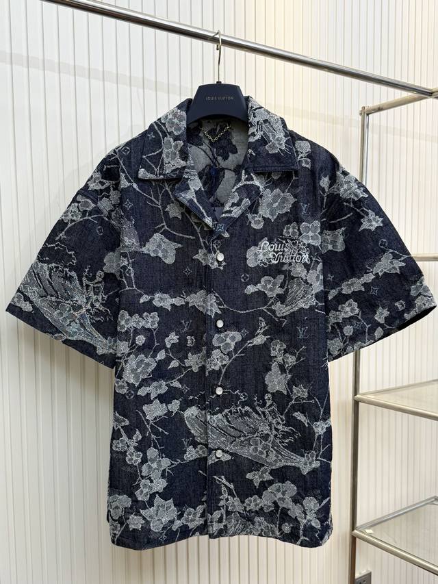 Lv 路易 25Ss新款提花织纹刺绣牛仔短袖衬衫 Size：S M L Xl