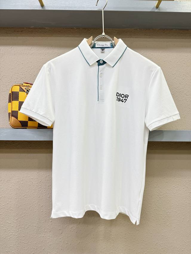 Dior迪奥 2025官方春夏新款 专柜同步上市 男士翻领短袖Polo衫，高端主线系列，进口珠地丝光棉面料，质感一流，亲肤性极佳，触感丝滑细腻，时尚三扣开合门襟