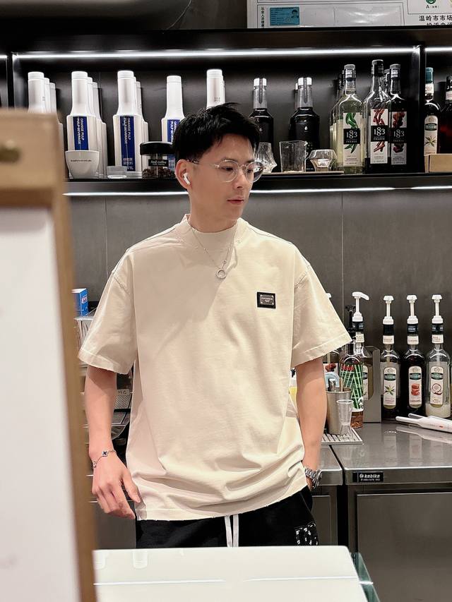 18活动款多让20 套杜嘉班纳D&G2025套装新工艺洗水割烂磨破春夏新款首发专柜最新款短袖圆领T恤 、短裤 官网同款 高端订制 设计前卫时尚！品牌Logo重工