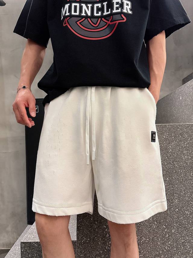 18活动款多让20 Loro Liana Lp2025短裤新工艺烫花 春夏新款首发专柜最新款短袖圆领T恤 官网同款 高端订制 设计前卫时尚！品牌Logo重工艺设