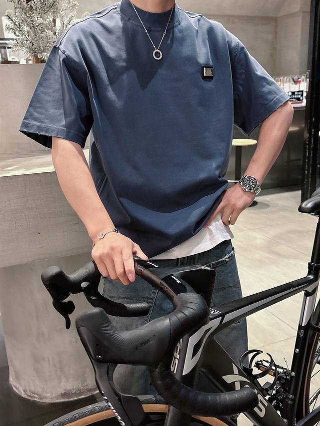 18活动款多让20 Loro Piana2025新工艺洗水割烂磨破春夏新款首发专柜最新款短袖圆领T恤 官网同款 高端订制 设计前卫时尚！品牌Logo重工艺设计