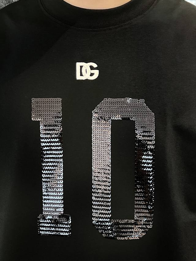 18活动款多让20 杜嘉班纳D&G2025新工艺珠片绣，绣花春夏新款首发专柜最新款短袖圆领T恤 官网同款 高端订制 设计前卫时尚！品牌Logo重工艺设计 高端定