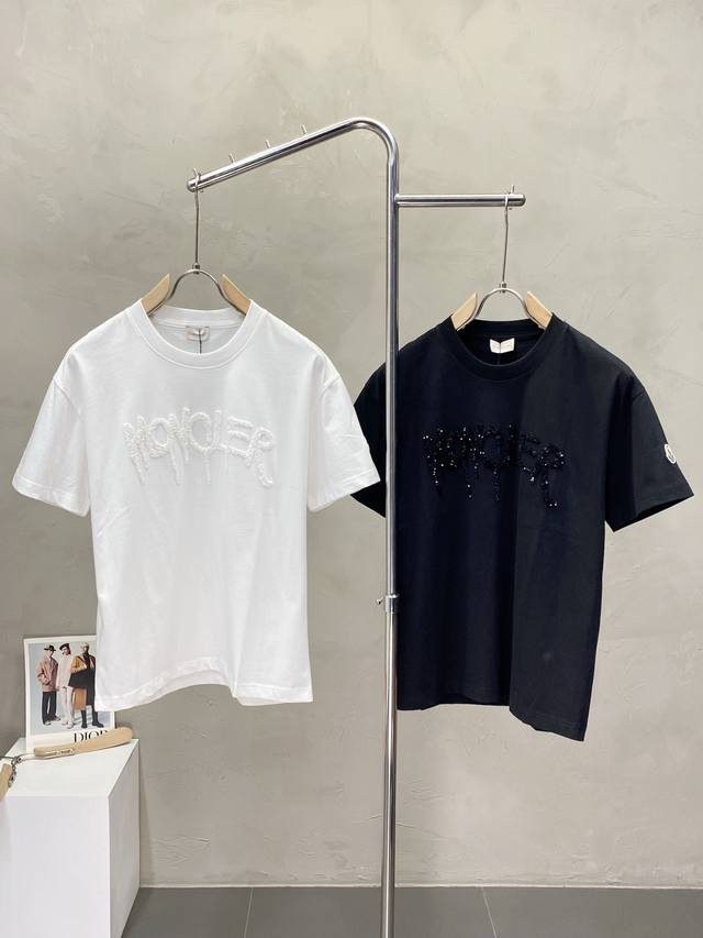 Moncler蒙口独家专供新款原单男士休闲短袖 高端定制 高端版本 时尚百搭爆款进口面料 手感超柔软细腻 穿着亲肤舒适 高端精品 代工厂P精细做工 上身非常赞